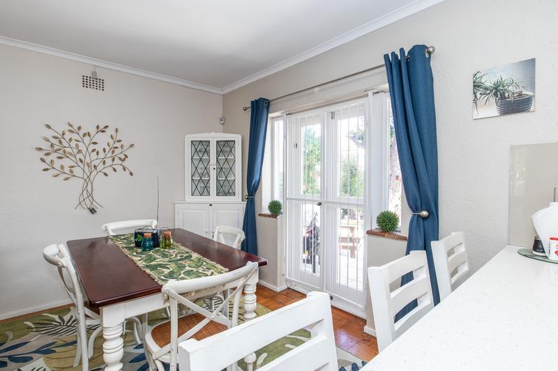 To Let 3 Bedroom Property for Rent in Meadowridge Western Cape